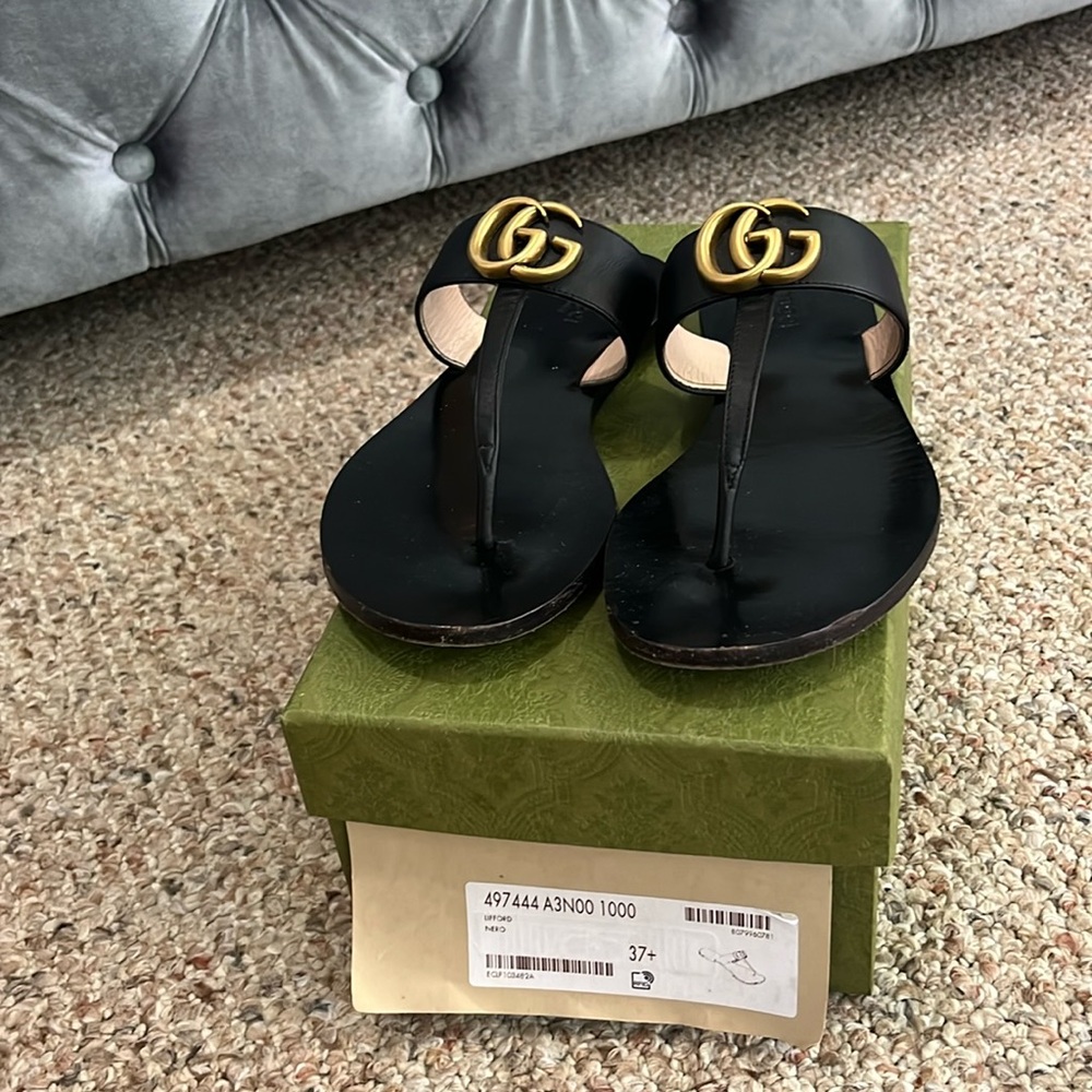 LEATHER THONG SANDAL WITH DOUBLE G